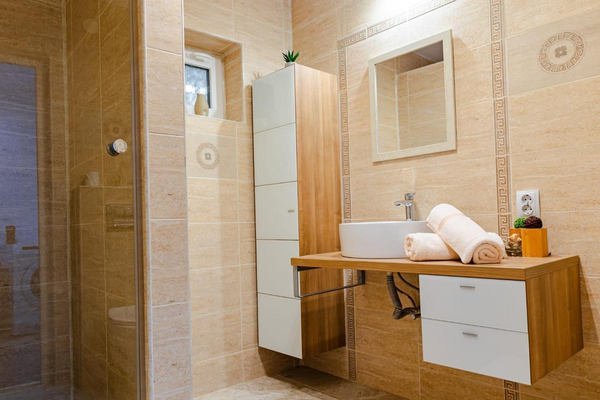 Hotel Christian Haus Sibiu Extérieur photo