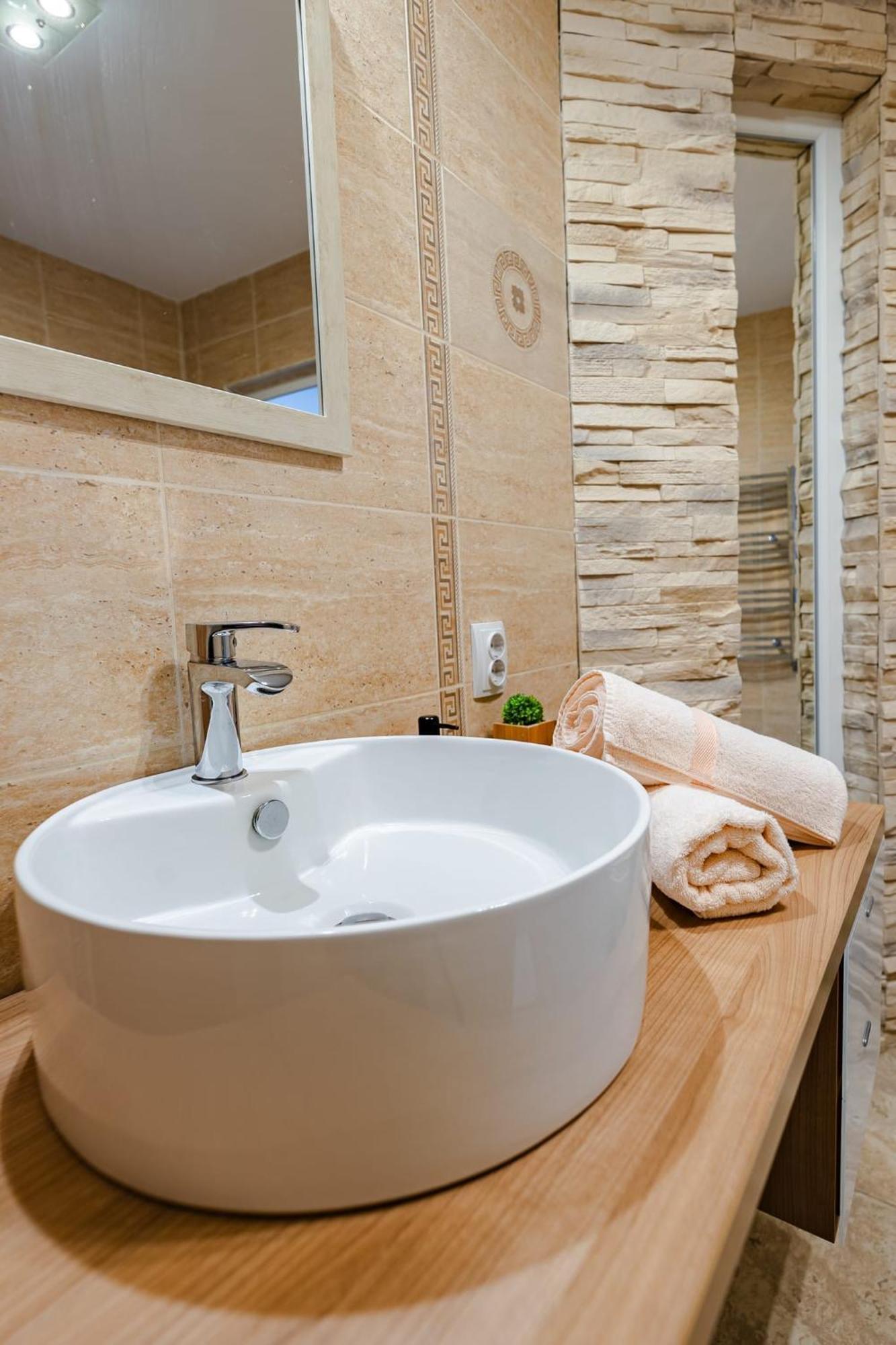 Hotel Christian Haus Sibiu Extérieur photo